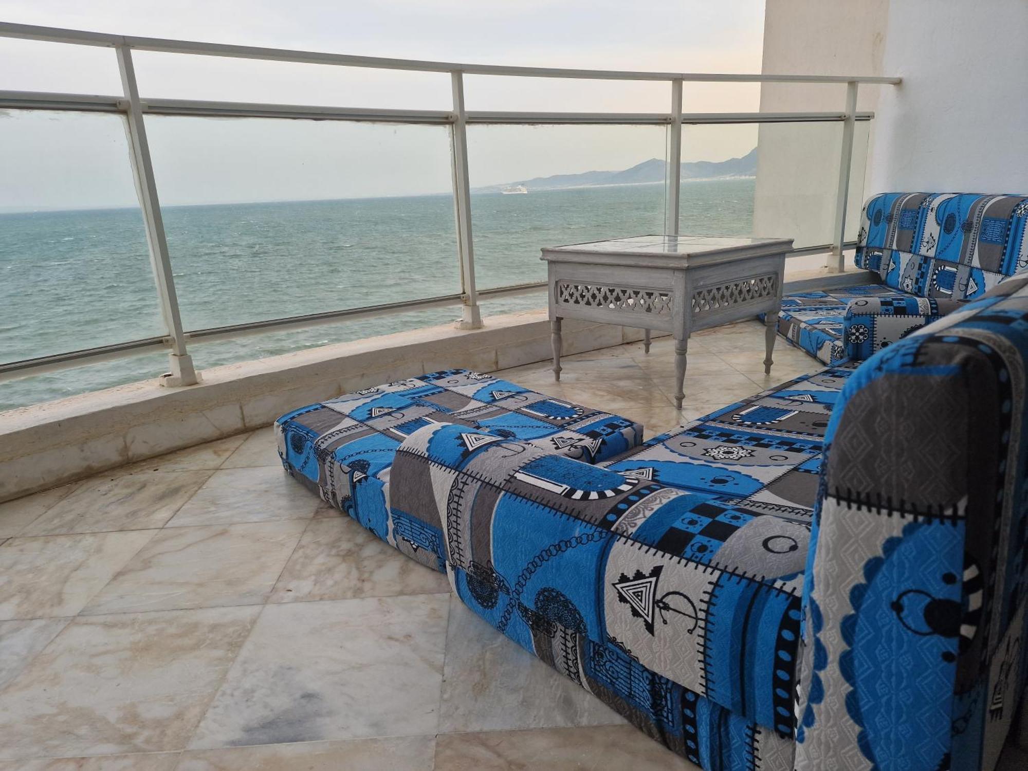 La Perle Bleue Apartment *